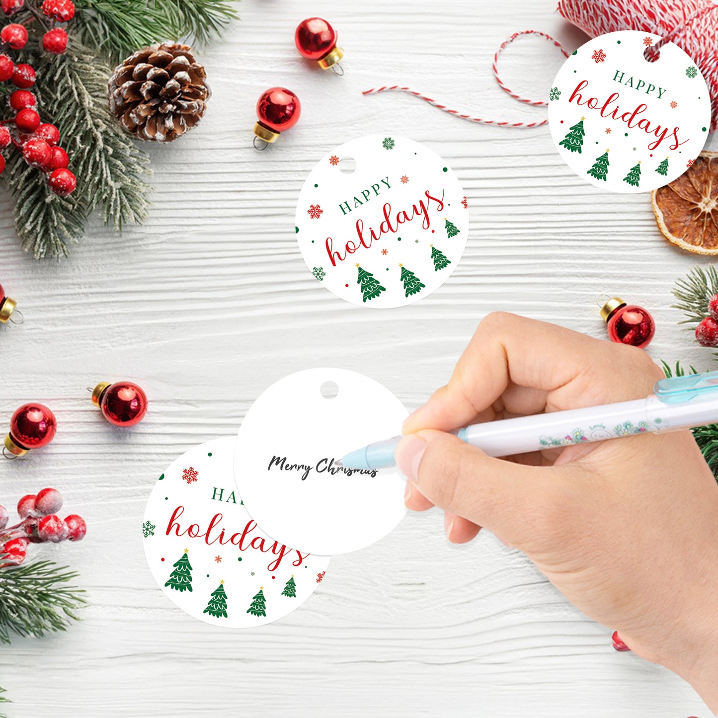 G2PLUS Happy Holiday Tags, 100PCS Christmas Holiday Tags, 2'' Round Holiday Gift Tags, Christmas Tree Paper Gift Tags with String for Xmas Gift Wrapping, DIY Arts & Crafts, Holiday Season Party Favors