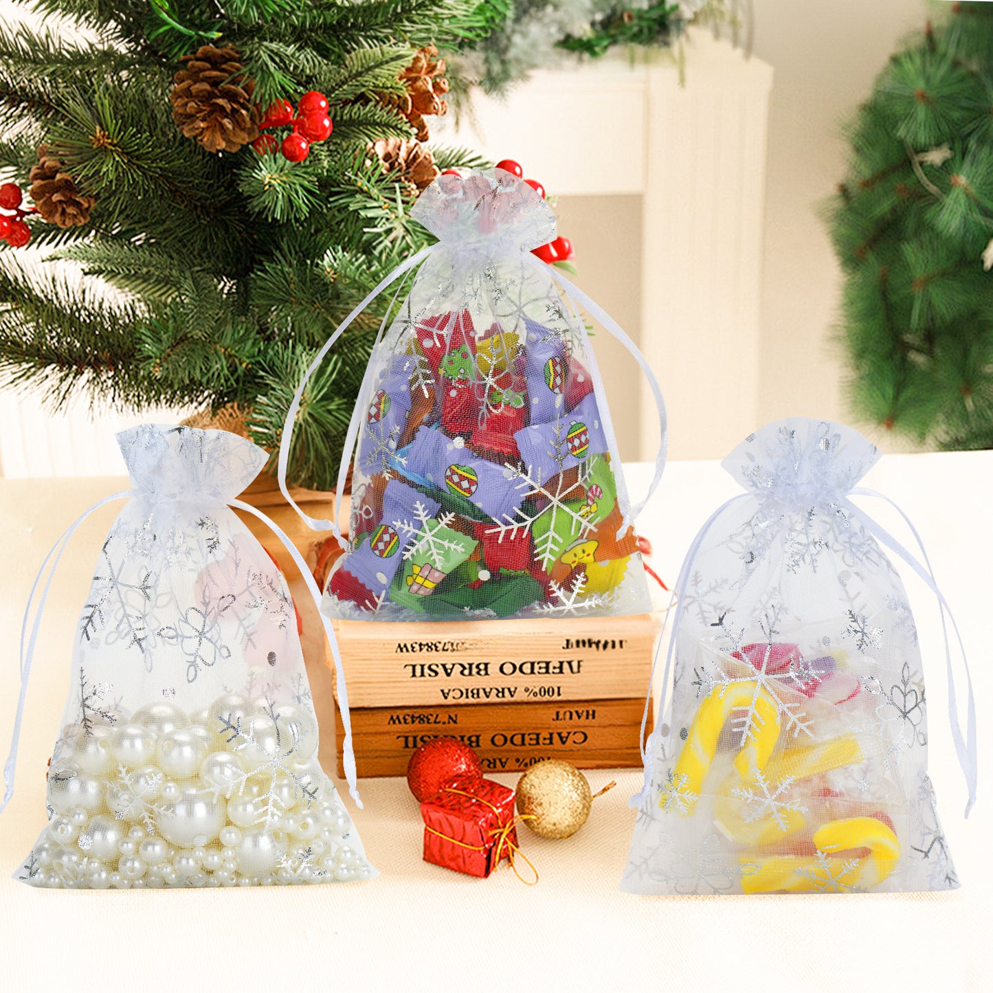 G2PLUS Christmas Drawstring Organza Bags, 50PCS Snowflake Organza Gift Bags, White Christmas Organza Bags 4x6, Mesh Sheer Organza Pouches, Xmas Winter Holiday Organza Bags for Jewelry, Candy, Goodies