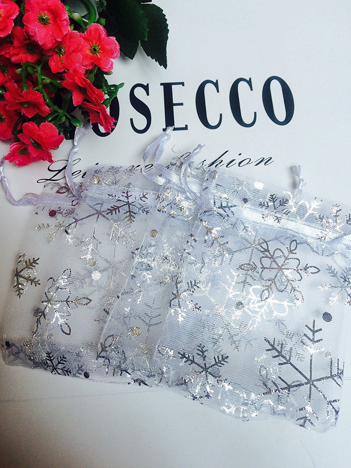 100 PCS 2.7’’ x 3.5’’ Organza Wedding Gift Bags Drawstring Jewelry Pouch Bags Silver White Snowflakes Printed Sheer Party Favor Bags - G2plus
